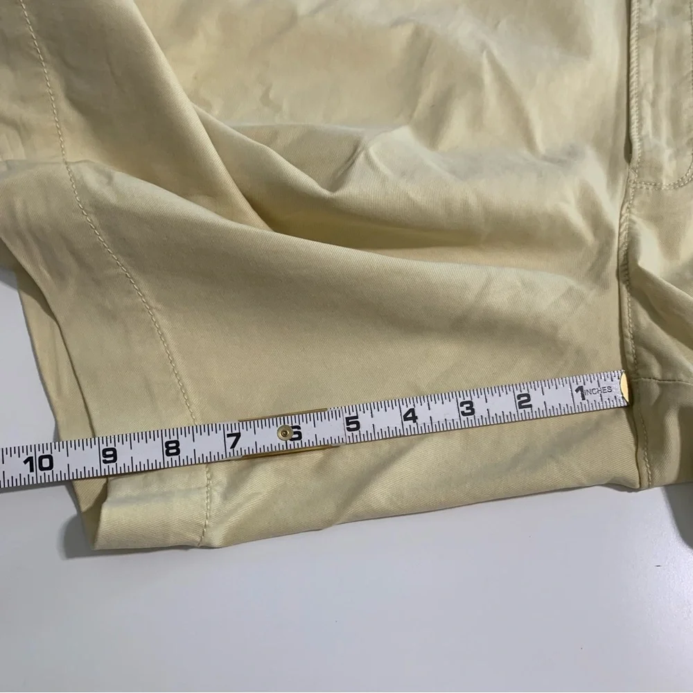 Tommy Bahama Men’s Chino Shorts Sz. 40 Pale Yellow / Beige Stretch Cotton Tencel